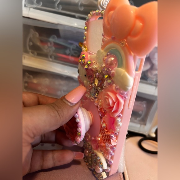 Hello Kitty iPhone Case! Beautiful!!! - Picture 2 of 3